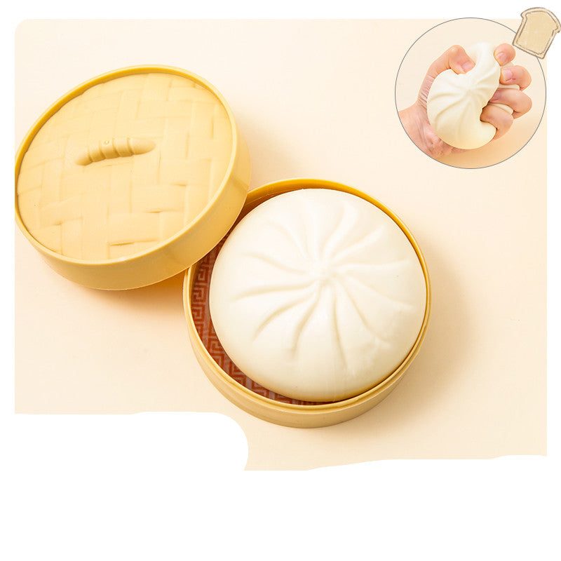 Squishy dumpling bao dans son panier vapeur