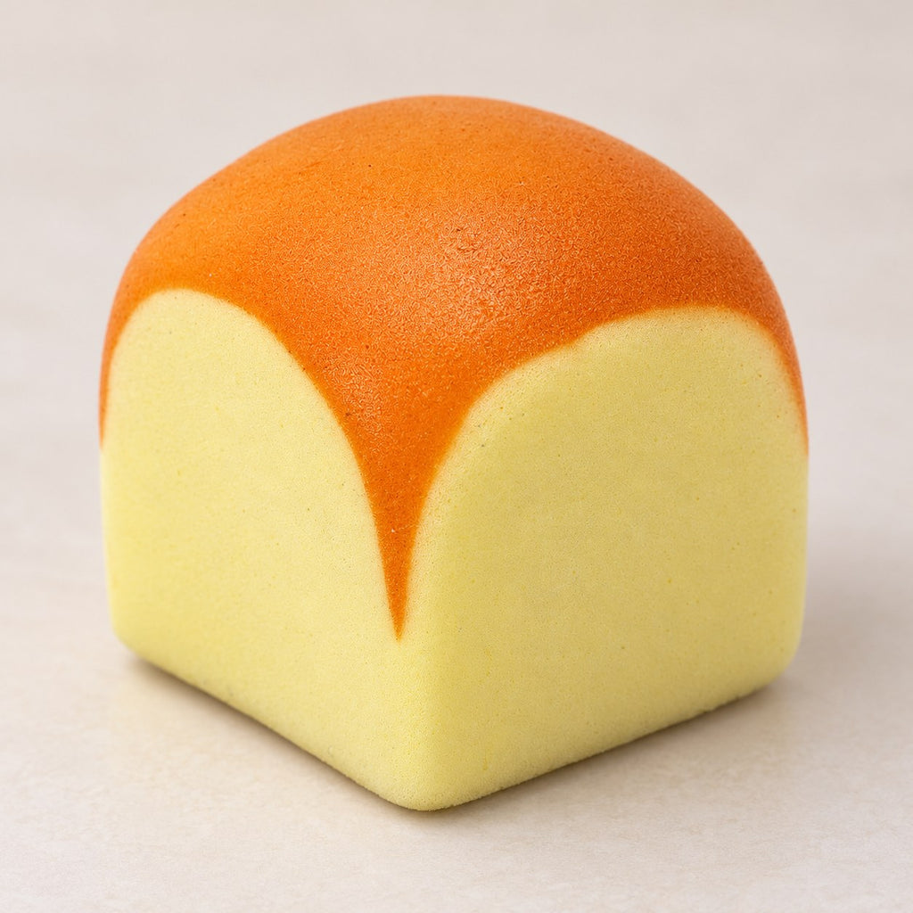 Toast squishy mini (4.8 cm), close-up of the surface and details