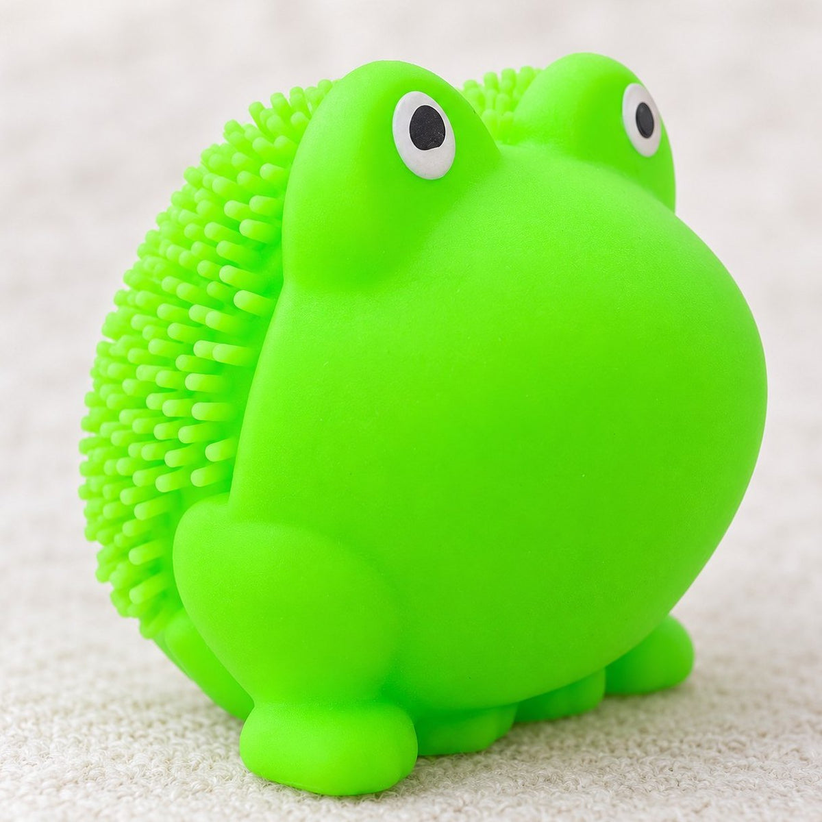 Weiches Frosch Squishy in Nahaufnahme, Oberfläche und Details gut zu sehen