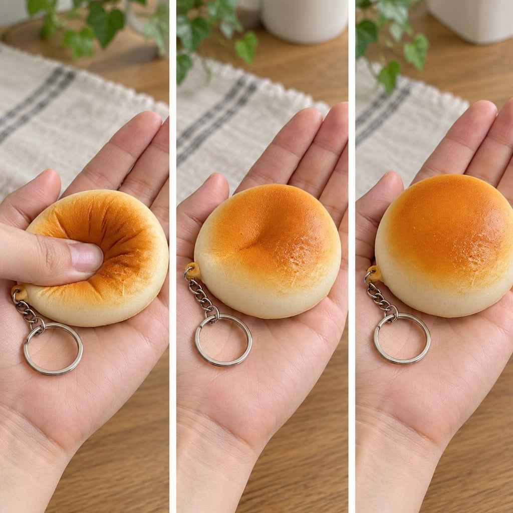 Slow Rising in drei Schritten: Schlüsselanhänger Squishy (goldbraun, 7 cm) geht langsam wieder auf