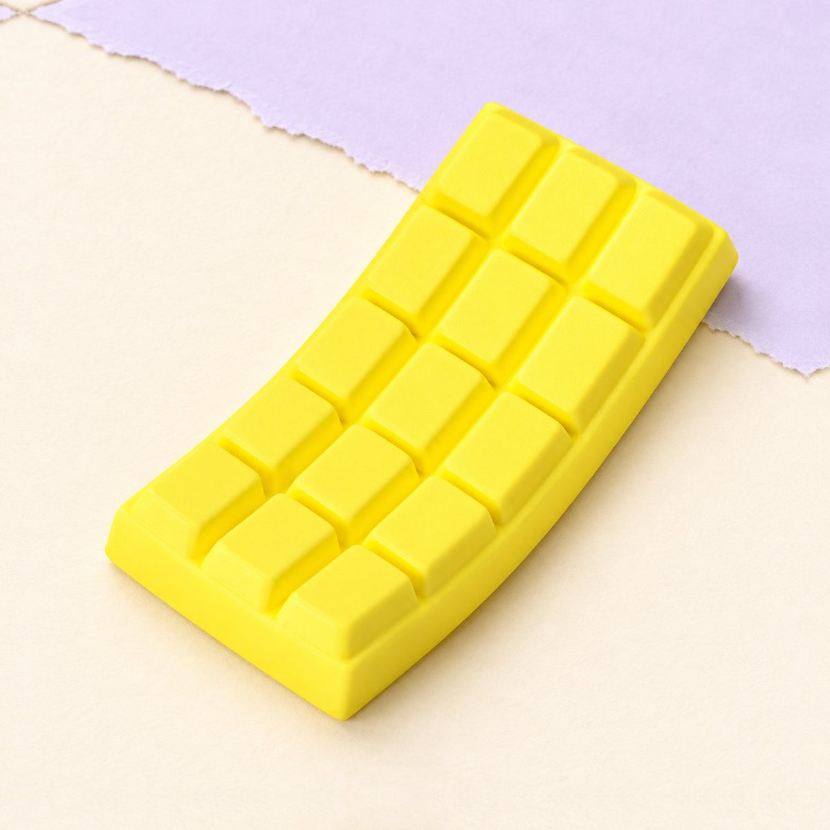 Squishy cioccolato, tavoletta slow rising da 15,5 cm gialla, su carta pastello