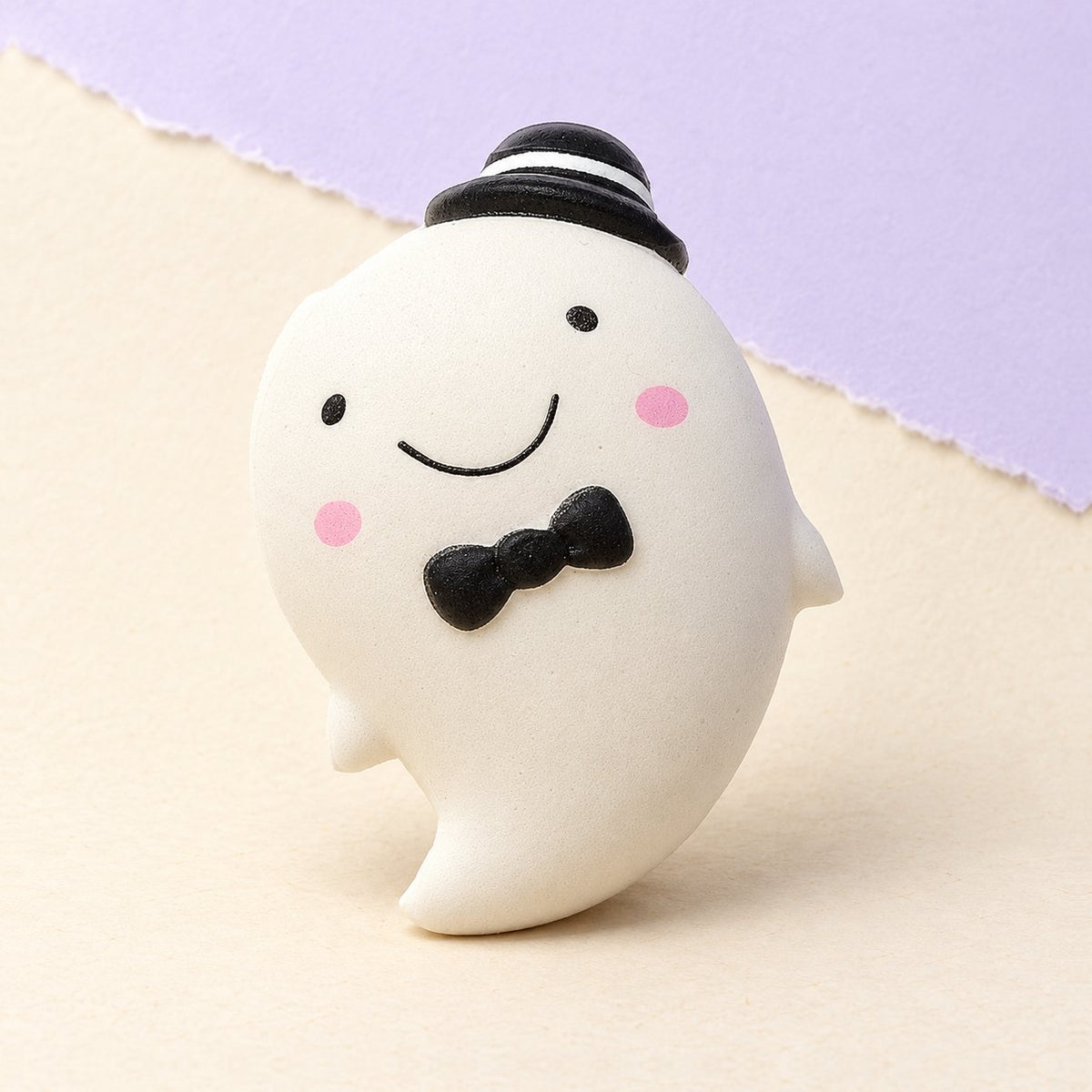 Squishy fantasma bianco da 14,5 cm, foto del prodotto su carta pastello