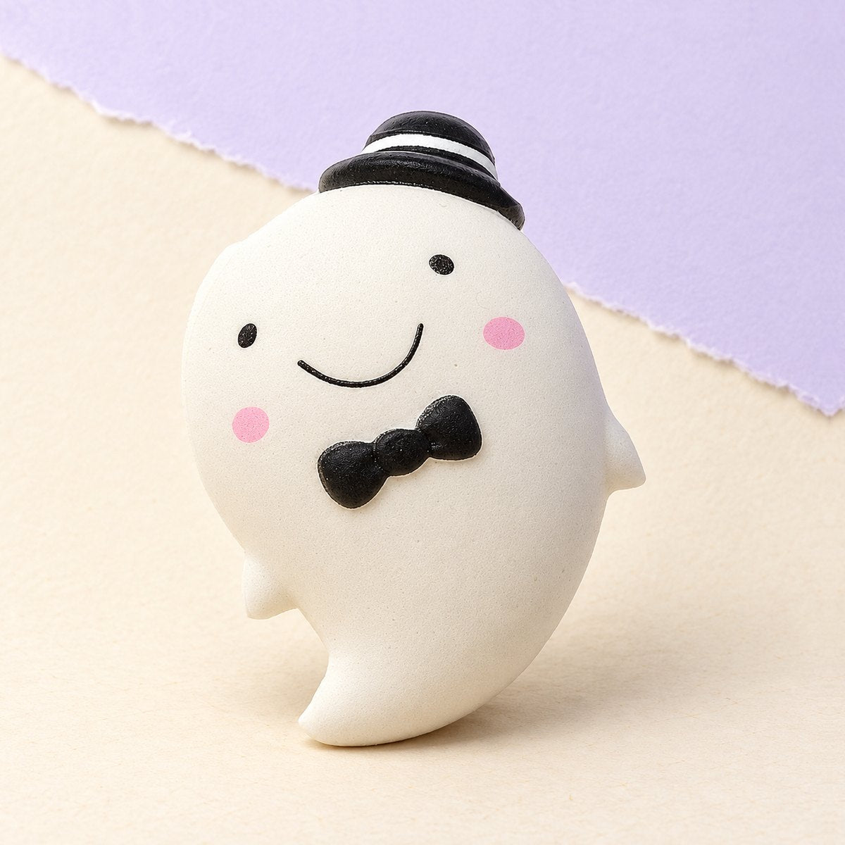 Squishy de Halloween em forma de fantasma, slow rising, 14,5 cm, em branco sobre papel pastel