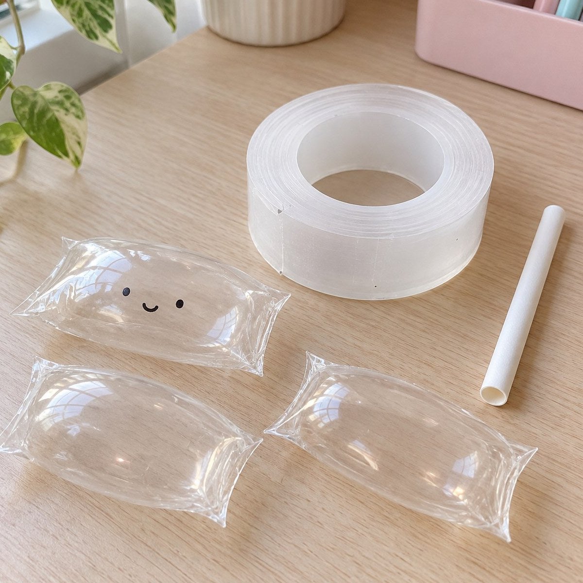 Squishy fita nano DIY: bolhas prontas ao lado do rolo