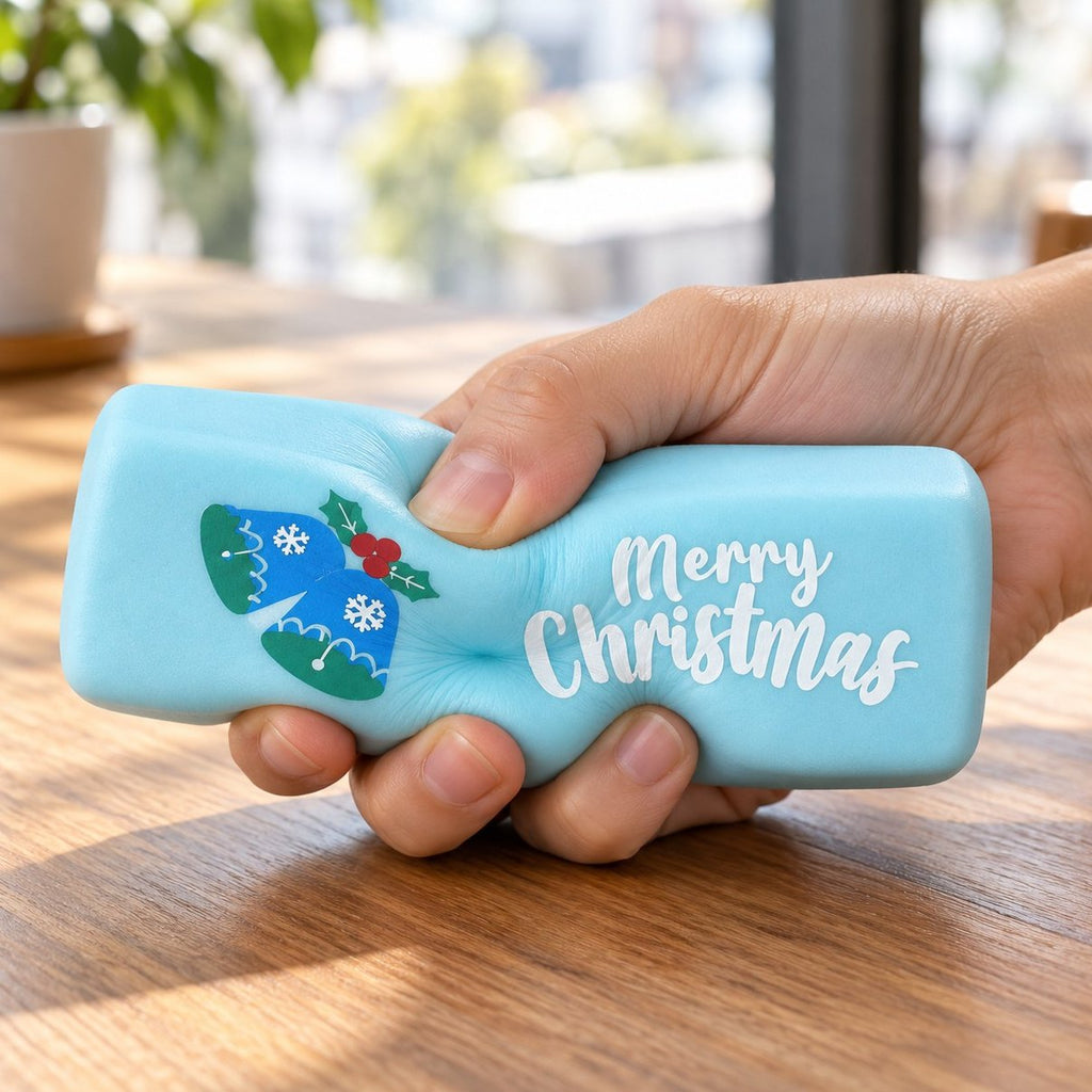 Jasnoniebieskie squishy masło merry christmas z rękawiczką ściskane w dłoni