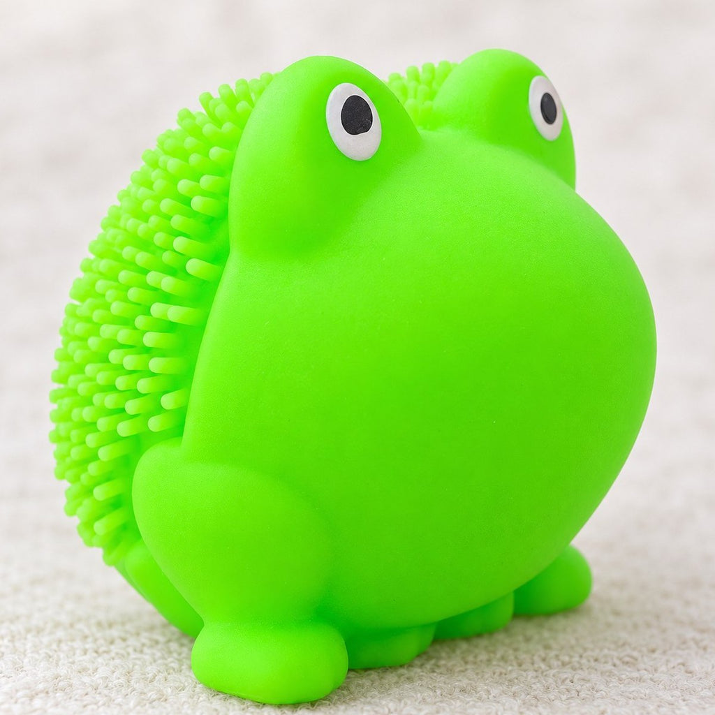 Superfície e picos do squishy sapo em grande plano